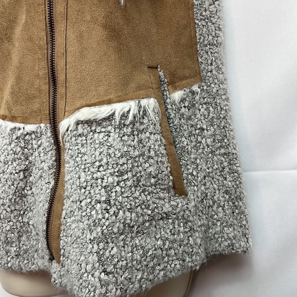 Two Sisters Multi texture Vest medium EUC - Picture 4 of 12